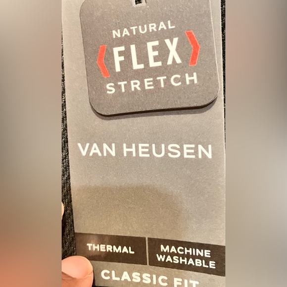 Van Heusen 1/4 zip pullover - Picture 4 of 5